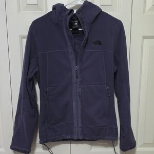 This is a The North Face women's hooded fleece jacket in purple Size M